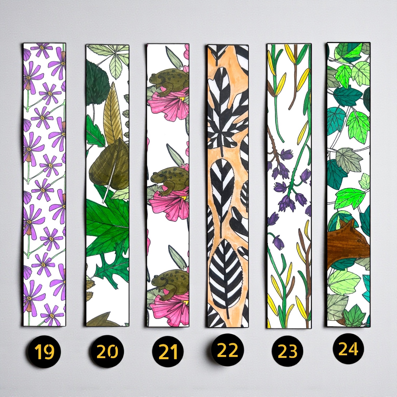Assortiment de Marque-pages Illustrés FLT artisanaux et originaux, collection de motifs variés incluant fleurs botaniques, graphiques, Art nouveau et design coloré. Série 4